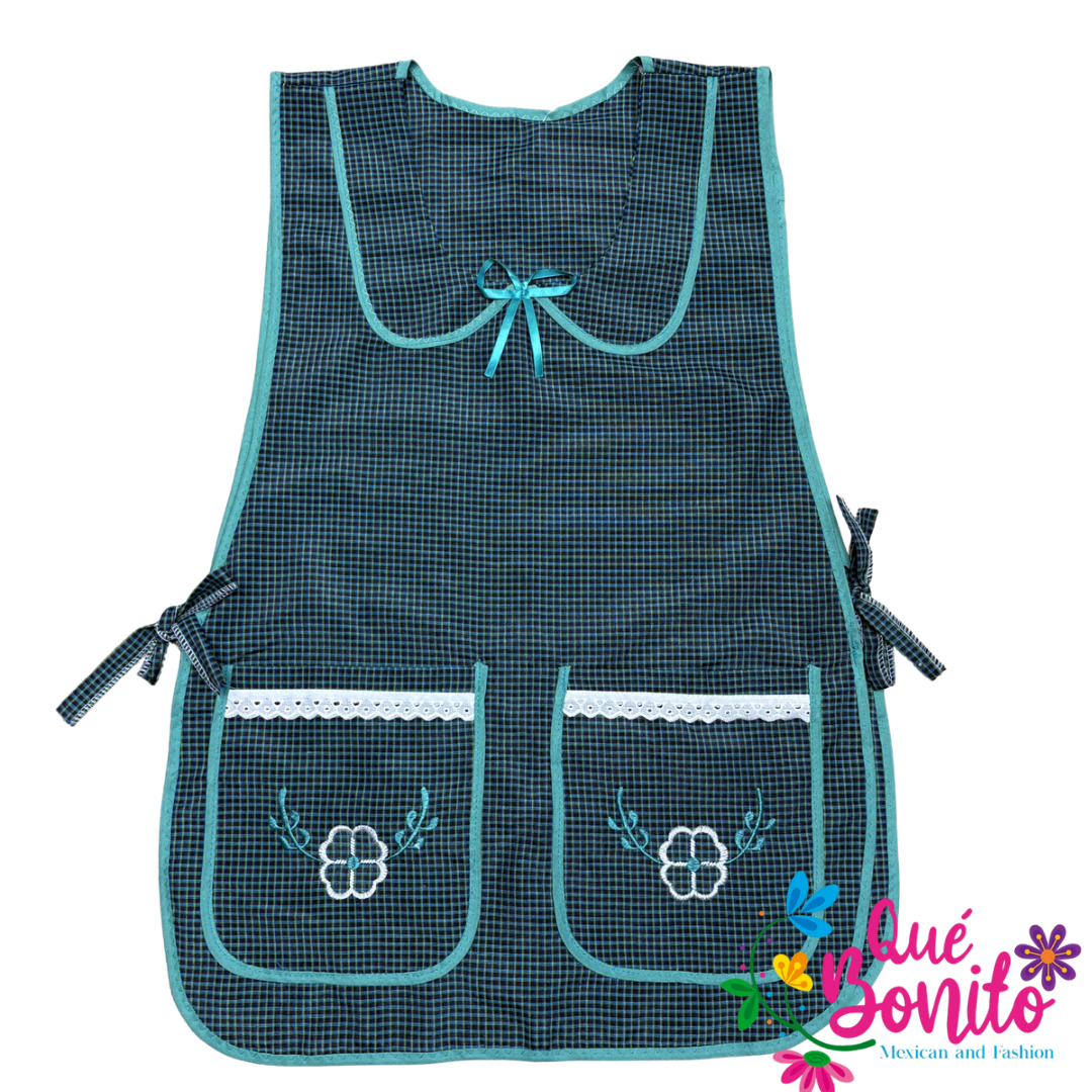 Titta Apron Traditional Style Two Pockets and Strings on the Side
