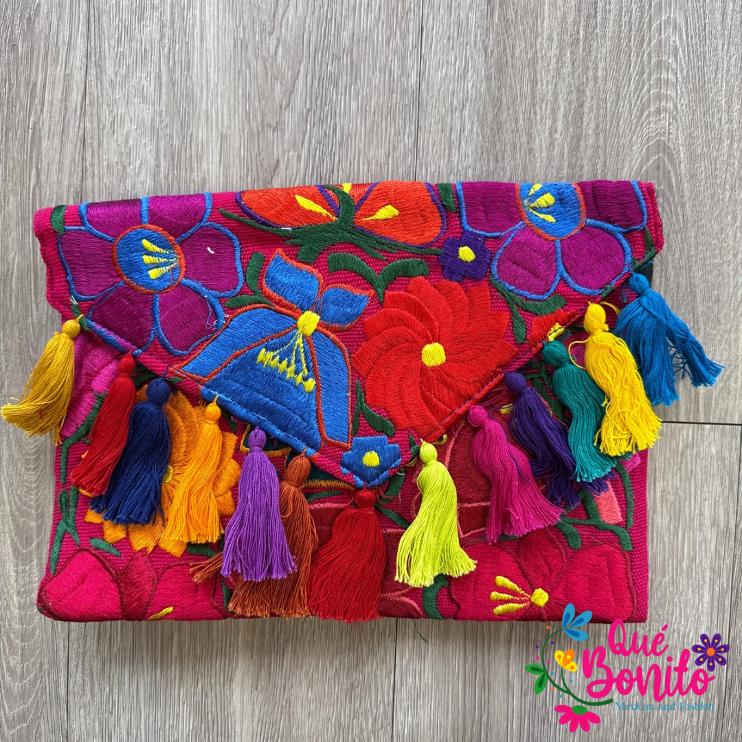 Embroidered Crossbody clutch Que Bonito Mexican and Fashion