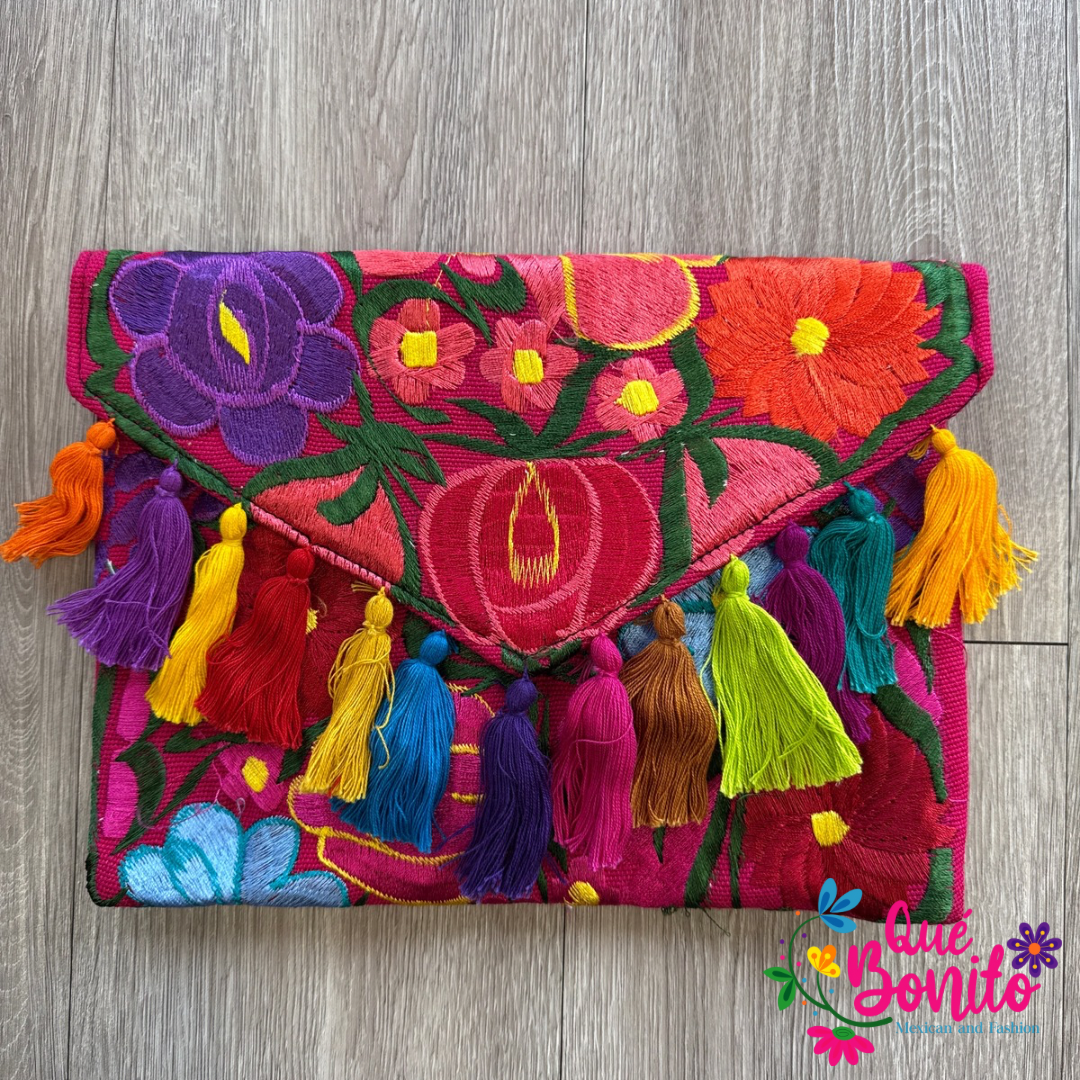 Embroidered Crossbody clutch Que Bonito Mexican and Fashion