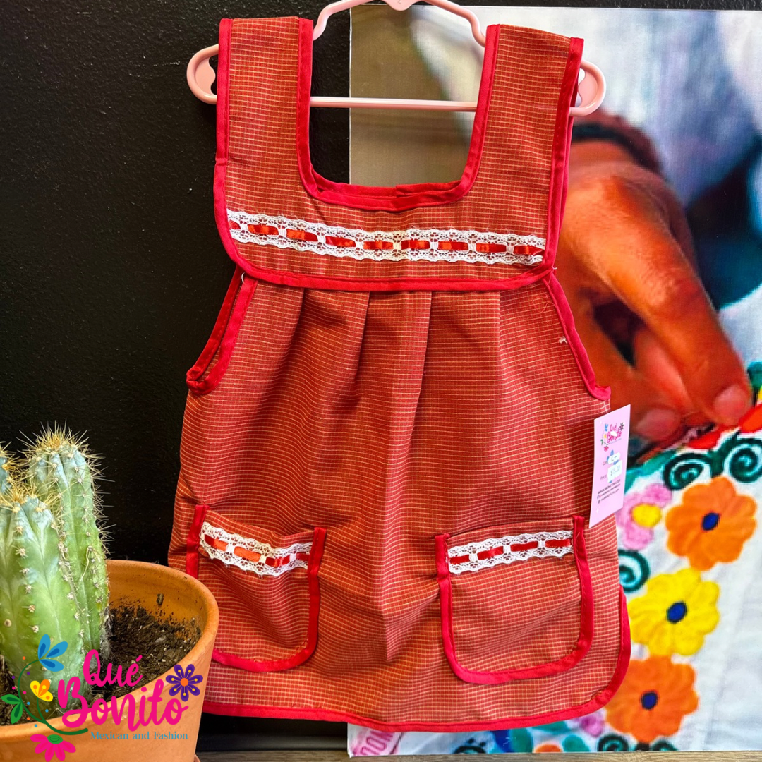 Size 8T Apron for Girls w/Pockets