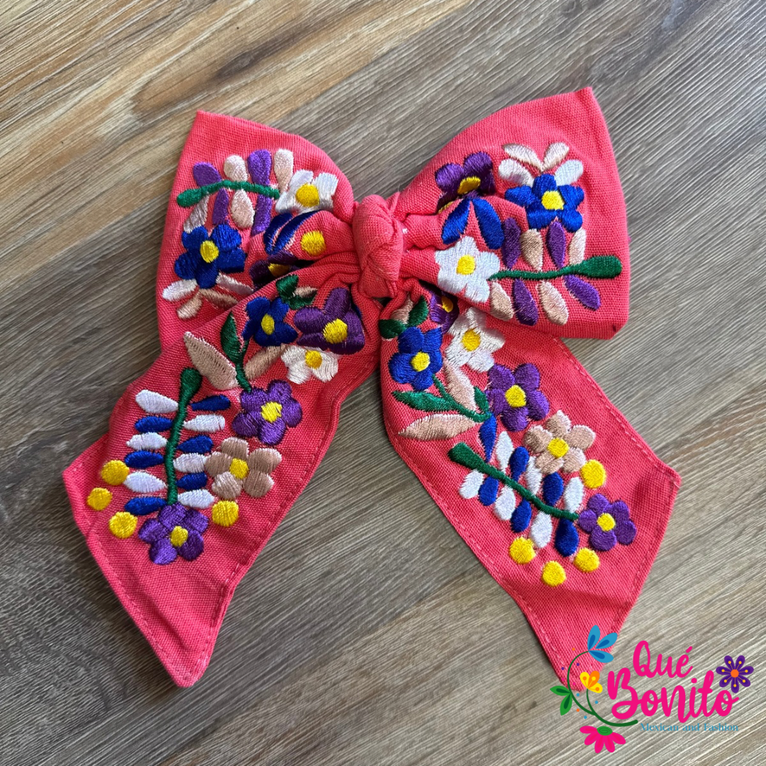 Embroidered Medium Bow with Clip