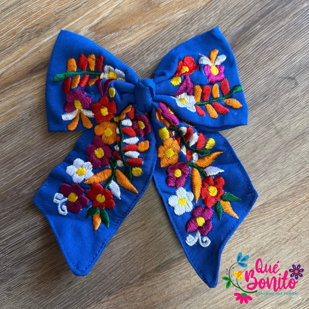 Embroidered Medium Bow with Clip