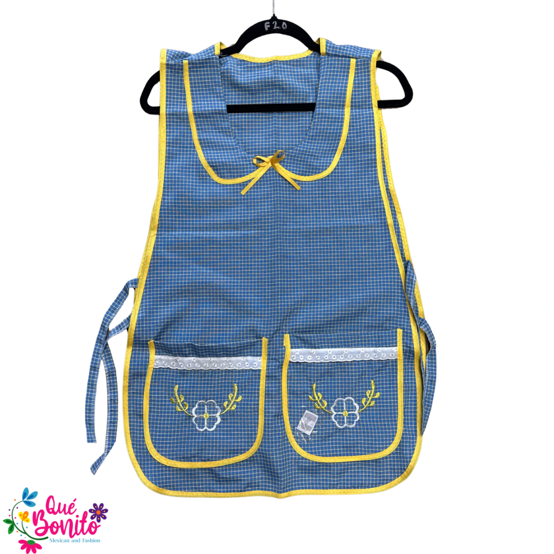 Titta Apron Traditional Style Two Pockets and Strings on the Side