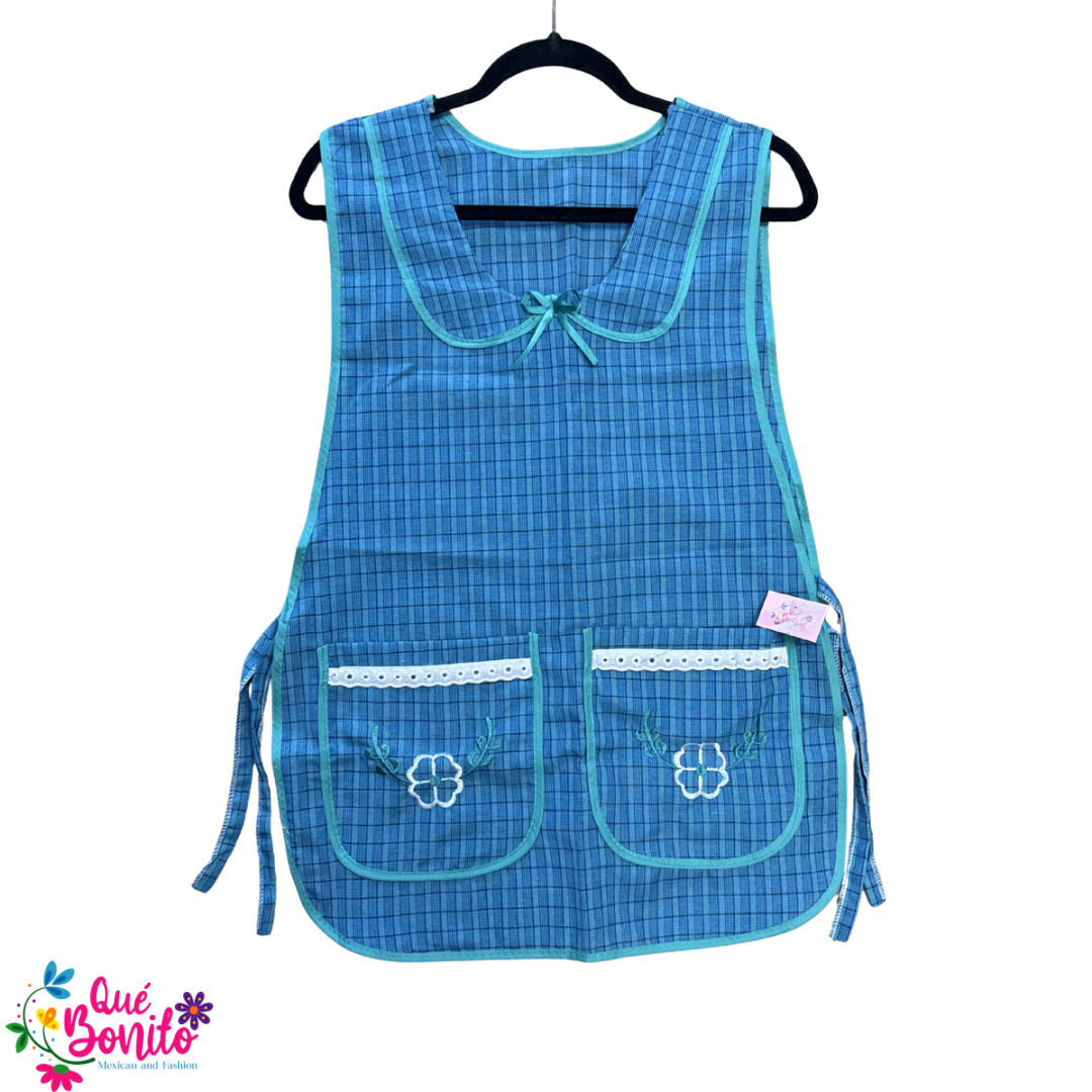 Titta Apron Traditional Style Two Pockets and Strings on the Side