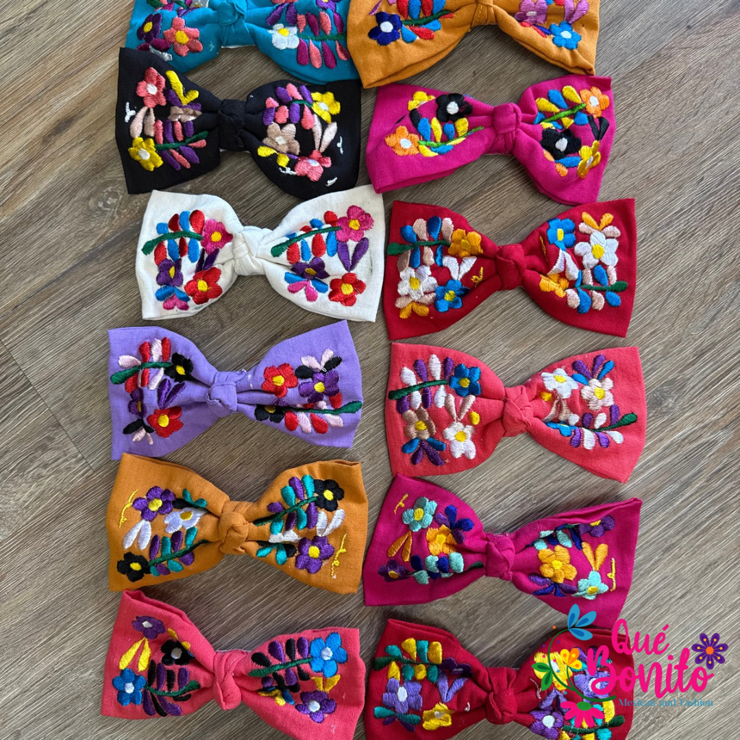 Bow Embroidered with Clip