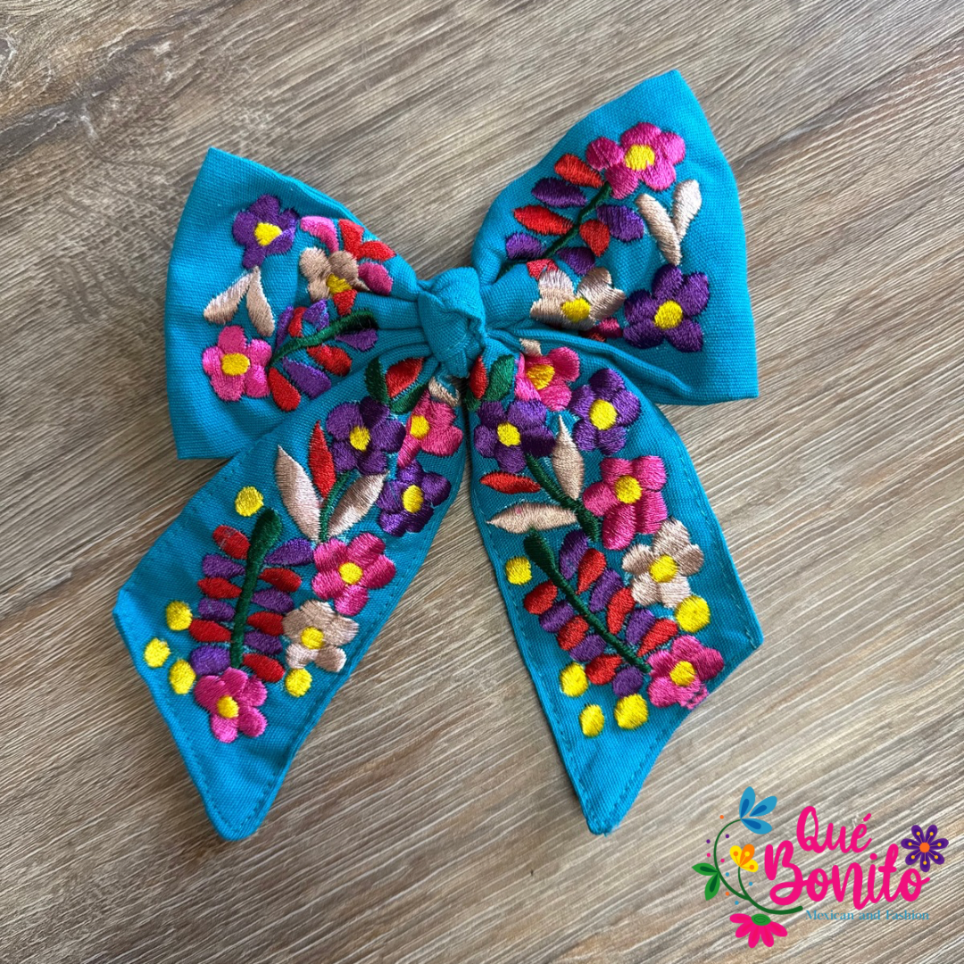 Embroidered Medium Bow with Clip