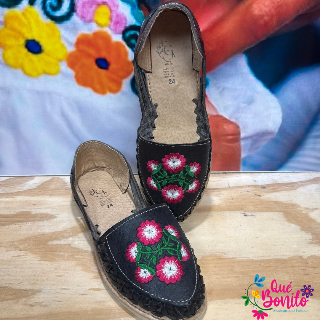 Hand Crafted Leather Huarache or Sandals Size 7 USA