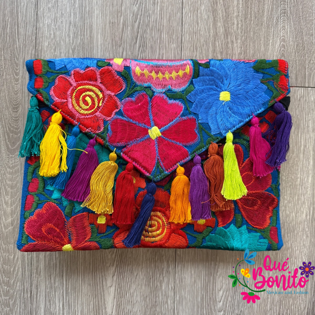 Embroidered Crossbody clutch Que Bonito Mexican and Fashion