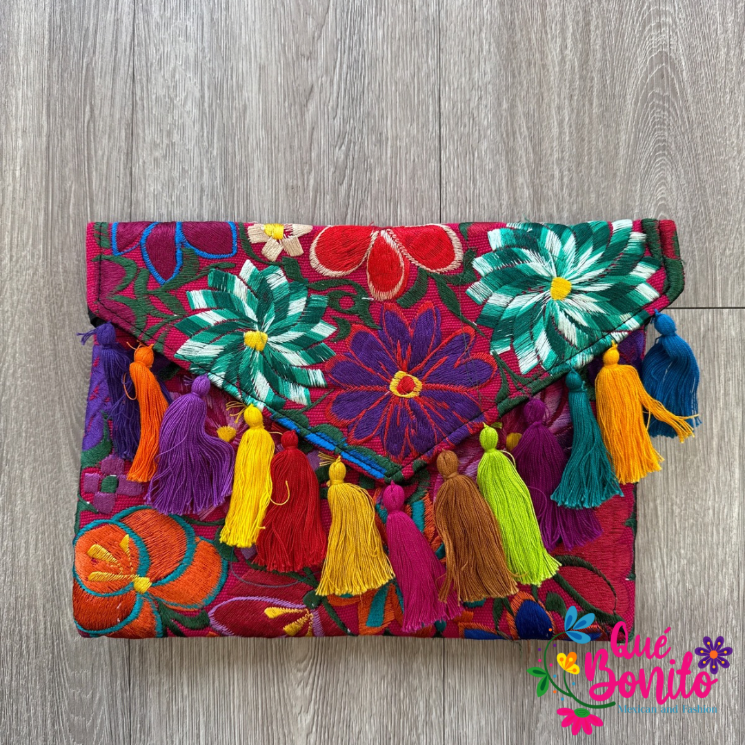 Embroidered Crossbody clutch Que Bonito Mexican and Fashion