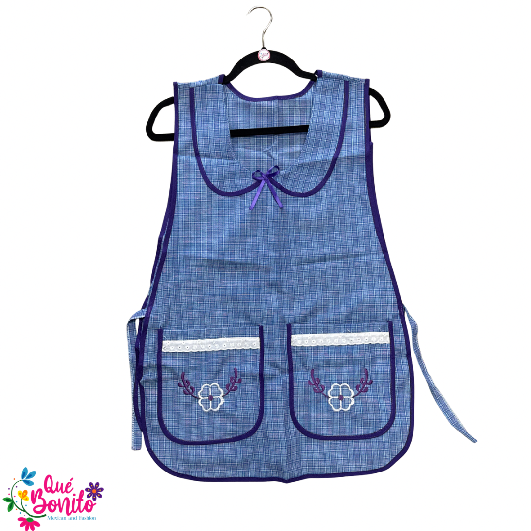 Titta Apron Traditional Style Two Pockets and Strings on the Side