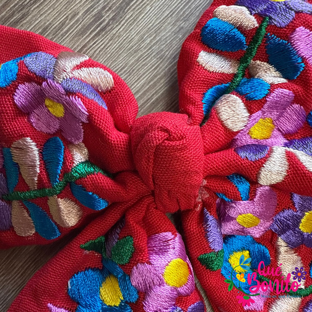 Embroidered Medium Bow with Clip