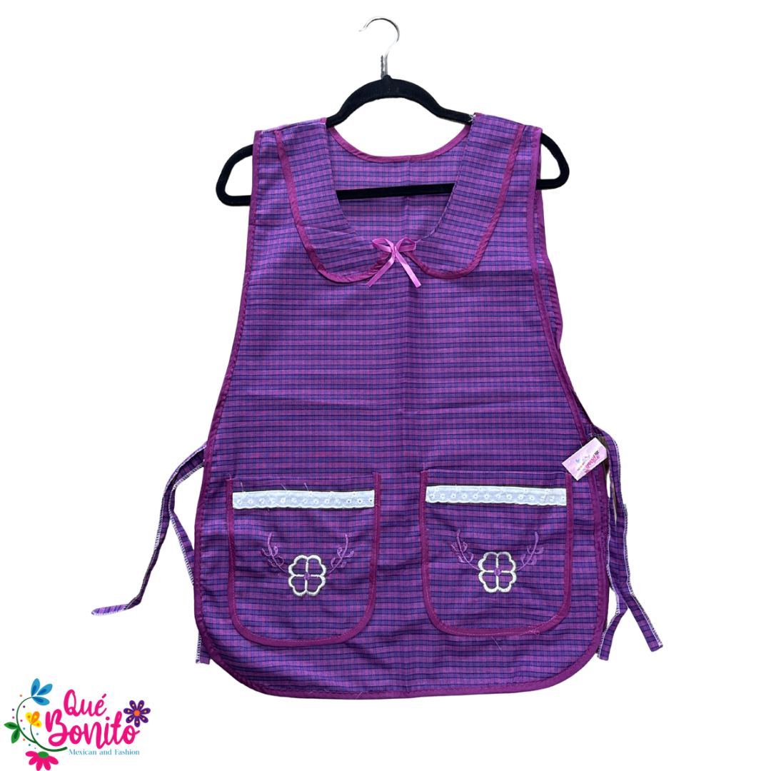 Titta Apron Traditional Style Two Pockets and Strings on the Side