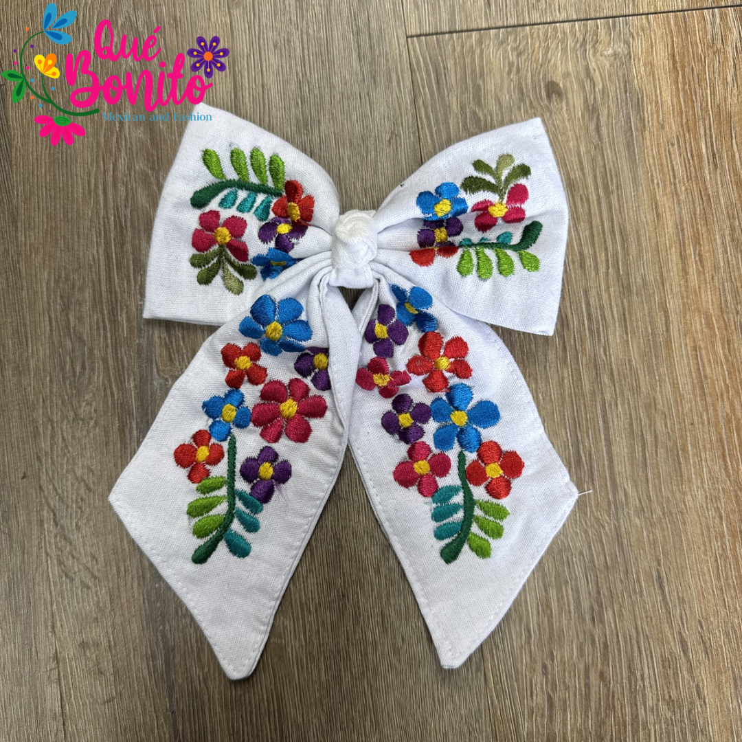 Embroidered Medium Bow with Clip