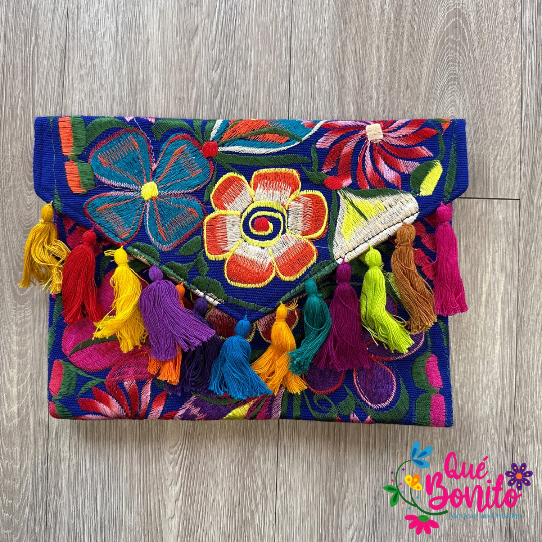 Embroidered Crossbody clutch Que Bonito Mexican and Fashion