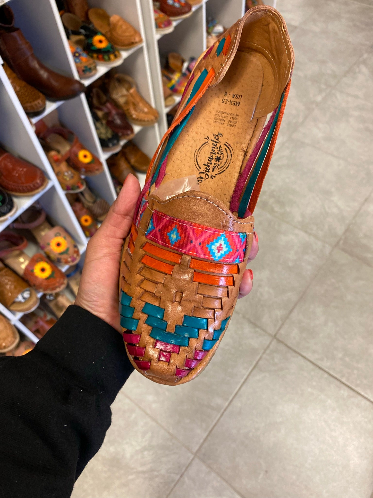 HUARACHES/LEATHER SHOES