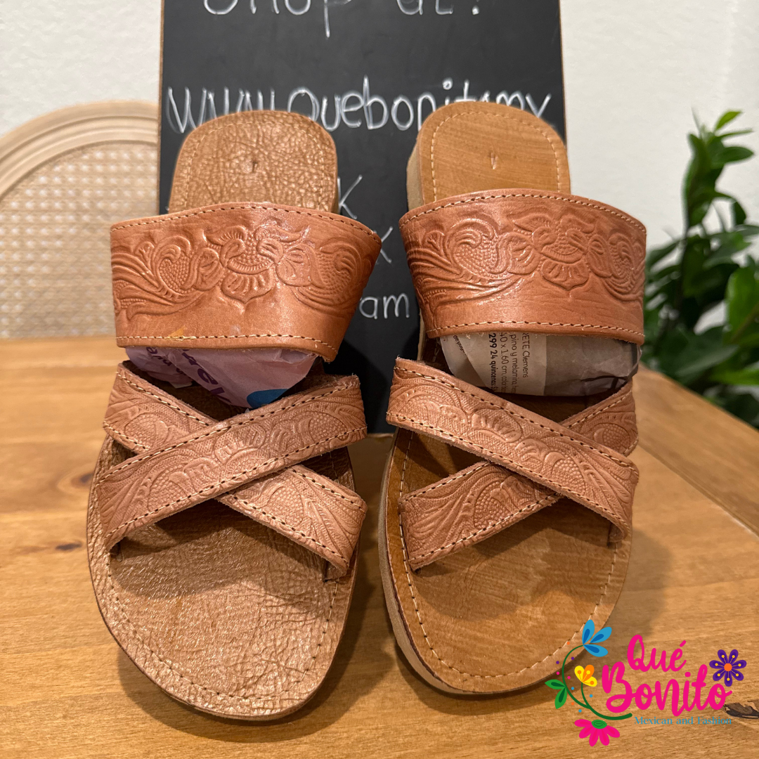 Hand Crafted Leather Huarache size 6 USA