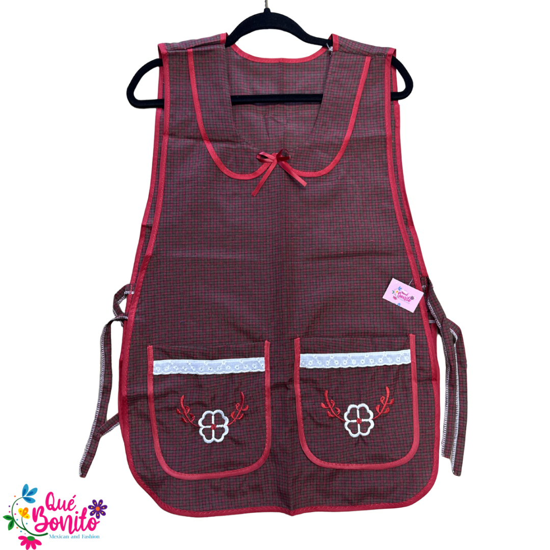 Titta Apron Traditional Style Two Pockets and Strings on the Side