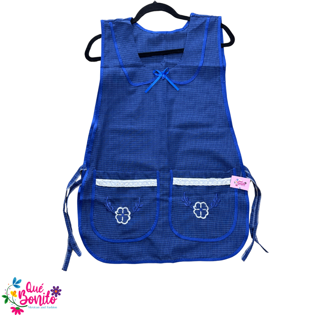 Titta Apron Traditional Style Two Pockets and Strings on the Side