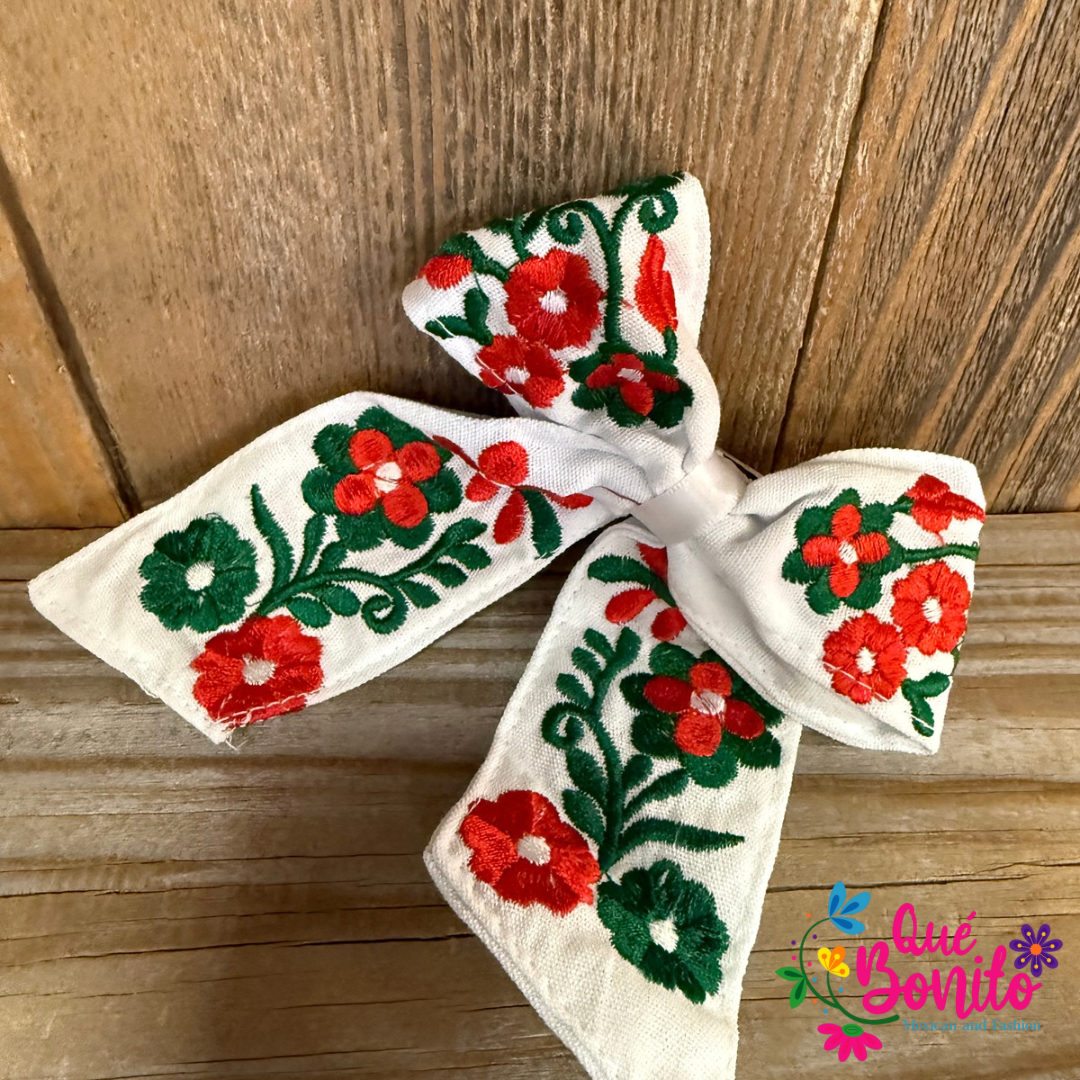Embroidered Medium Bow with Clip