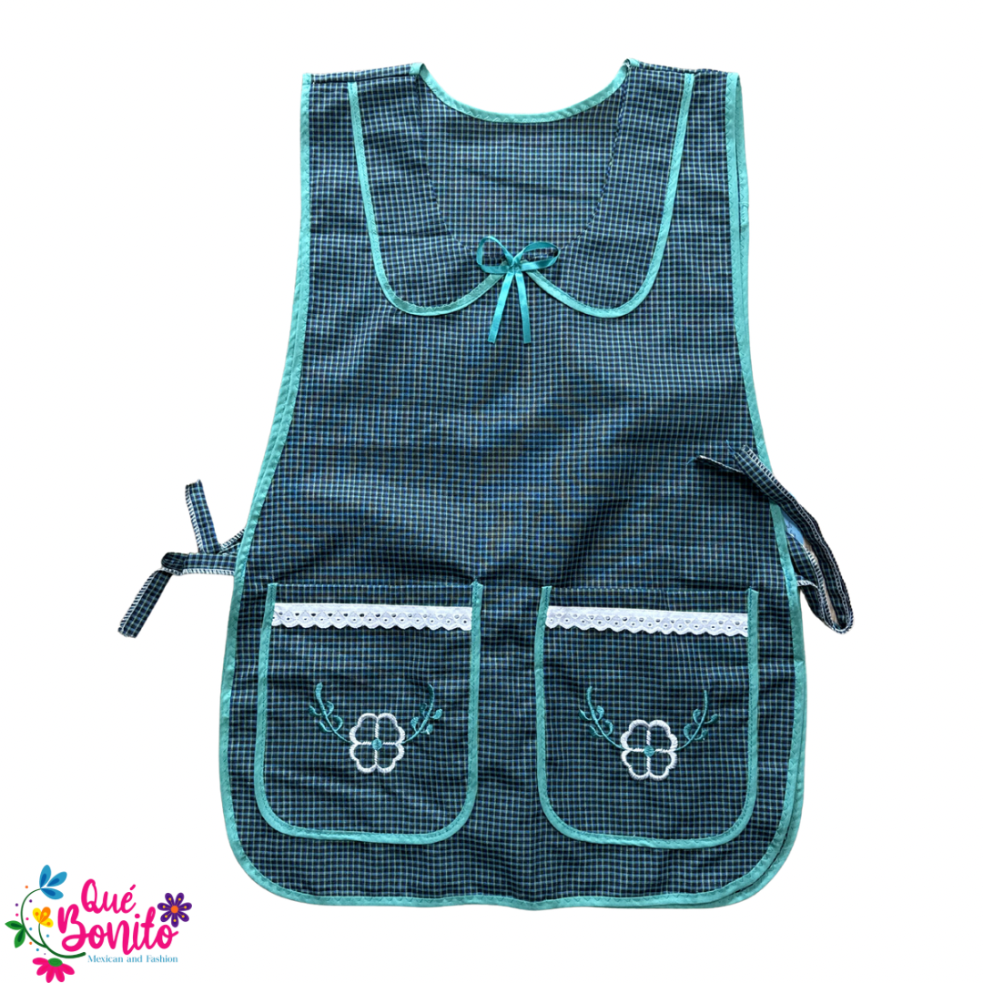Titta Apron Traditional Style Two Pockets and Strings on the Side