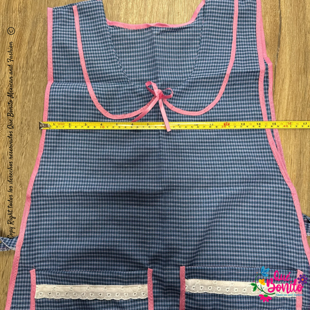 Titta Apron Traditional Style Two Pockets and Strings on the Side