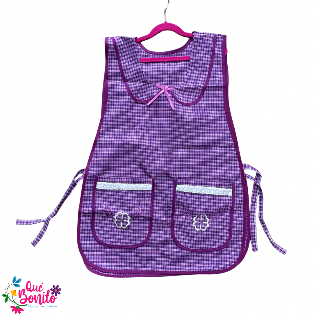 Titta Apron Traditional Style Two Pockets and Strings on the Side