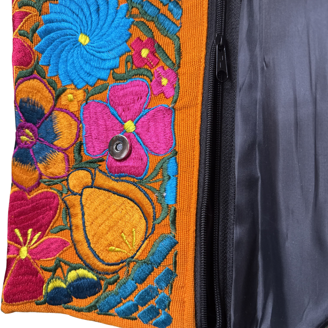 Embroidered Crossbody clutch Que Bonito Mexican and Fashion