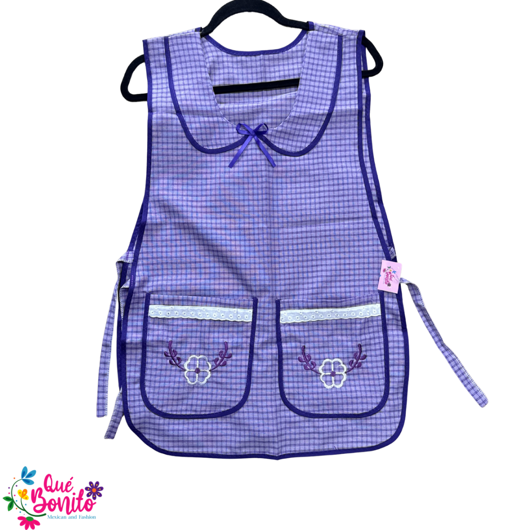 Titta Apron Traditional Style Two Pockets and Strings on the Side