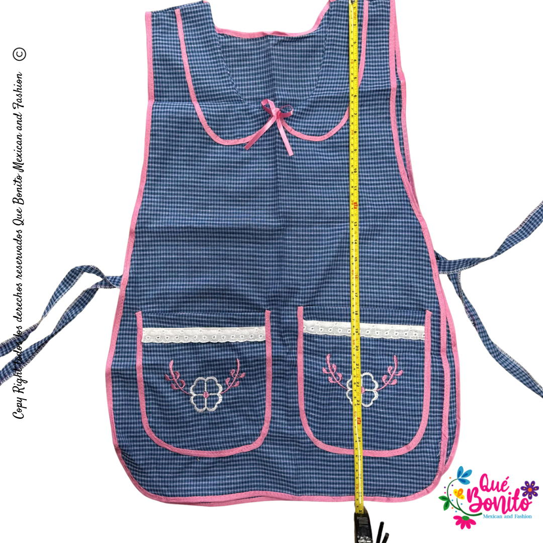 Titta Apron Traditional Style Two Pockets and Strings on the Side