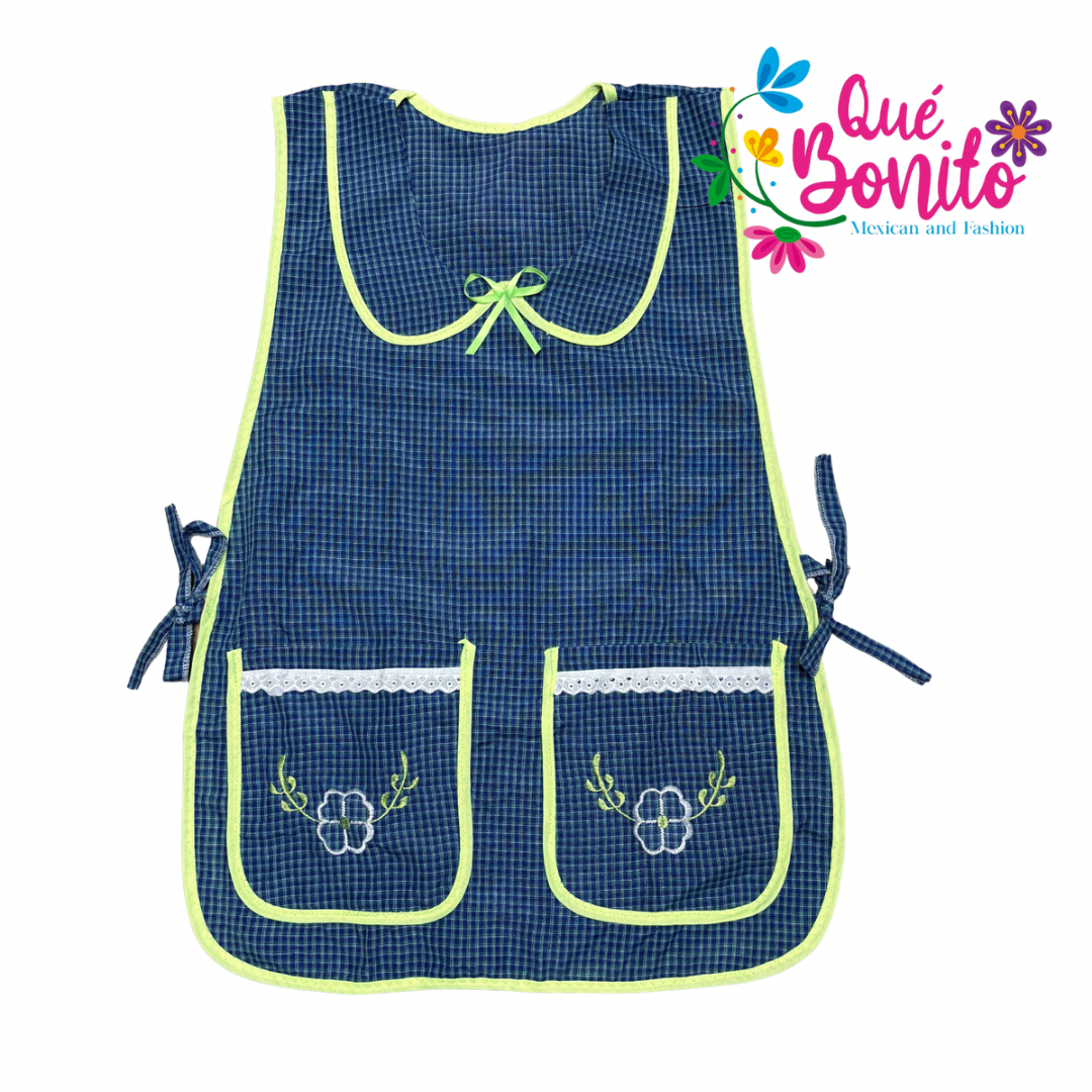 Titta Apron Traditional Style Two Pockets and Strings on the Side