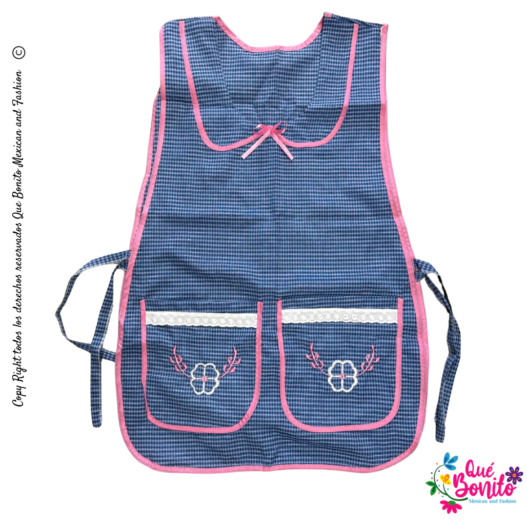 Titta Apron Traditional Style Two Pockets and Strings on the Side