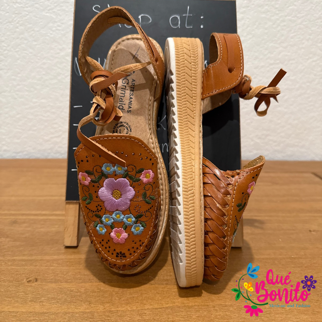Floral Wedge Lace up Huarache Medium Feet