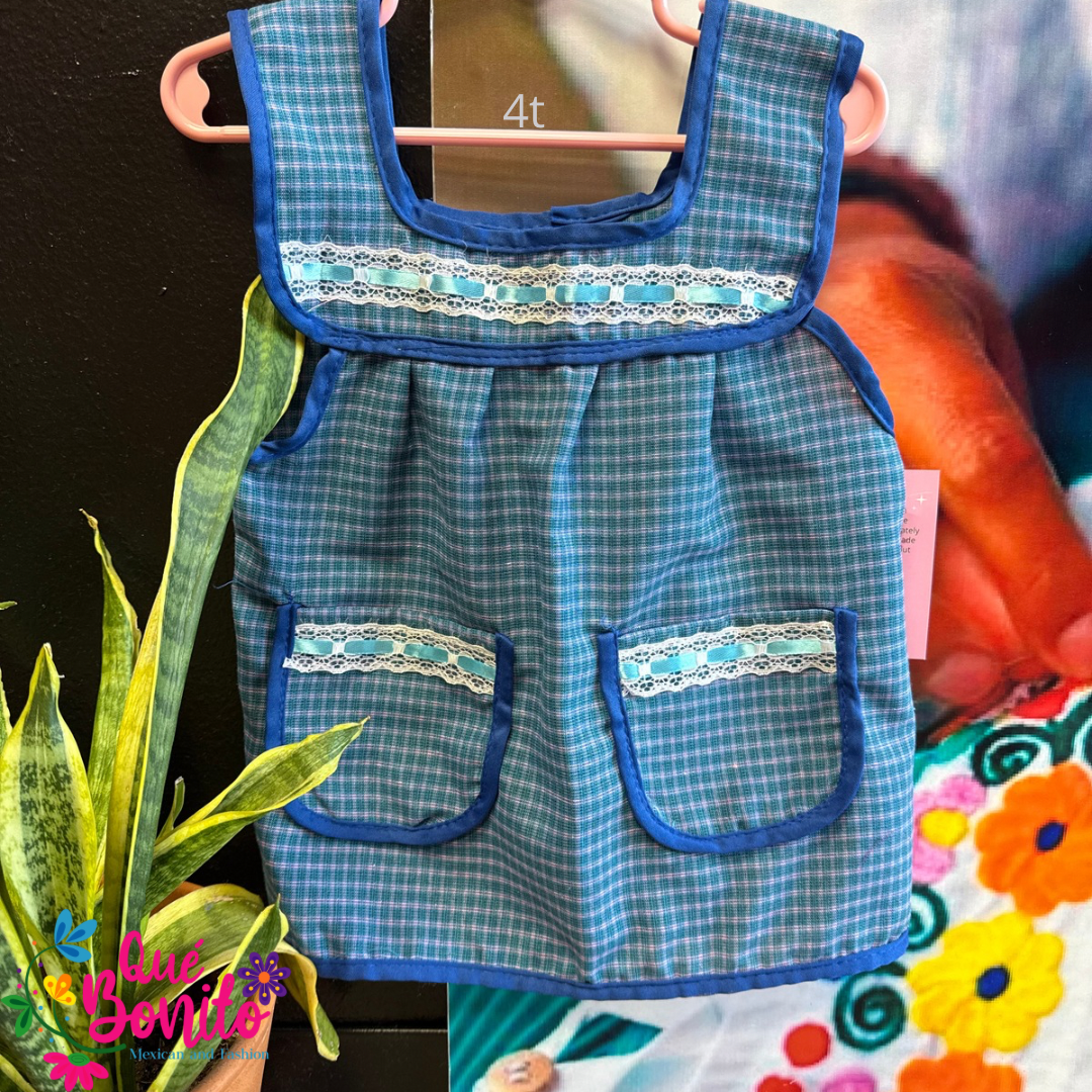 Size 4T Apron w/Pockets for kids