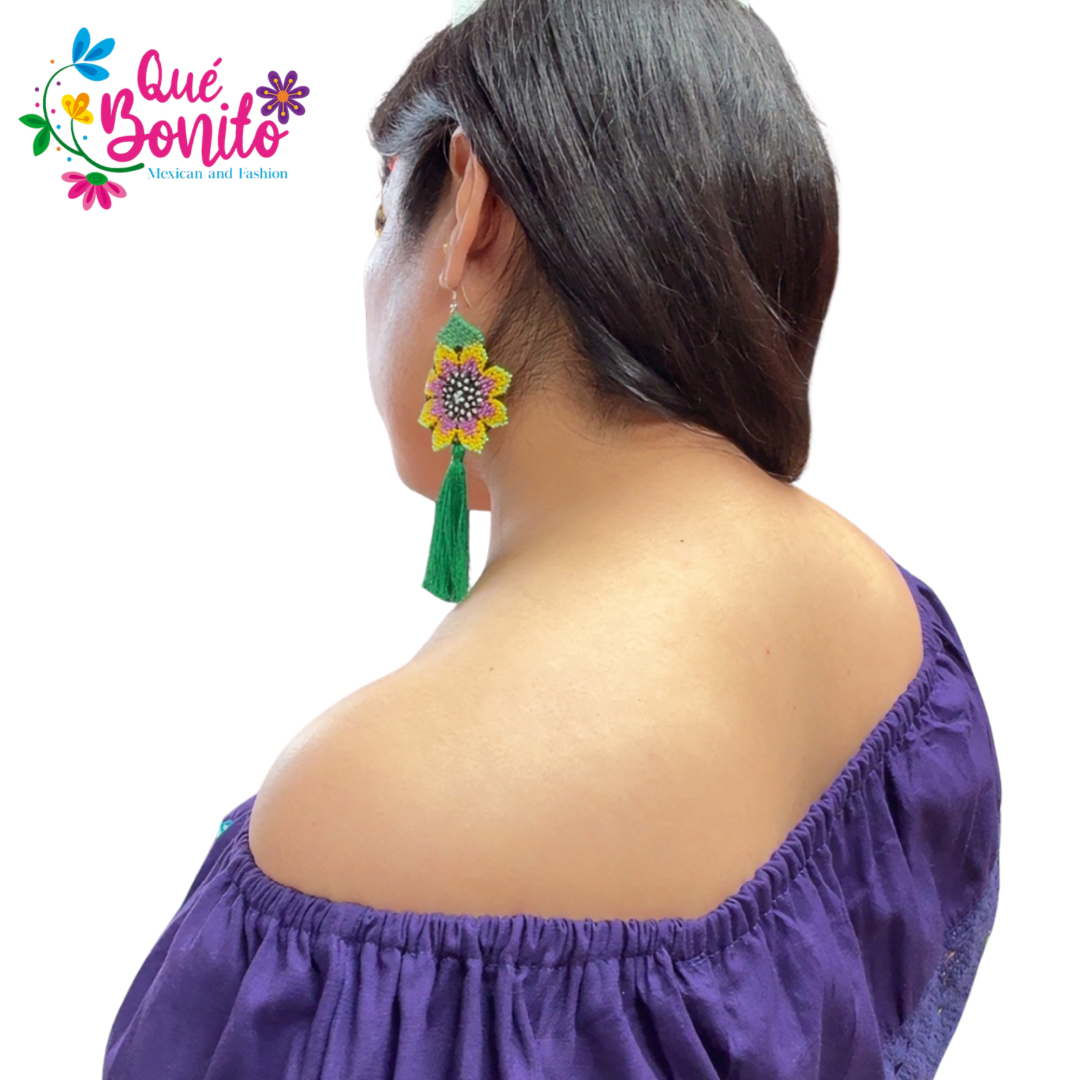 Embroidered Dress Off the Shoulder with Elastic in the Waist